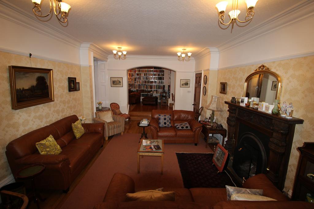 Woodlands Bed & Breakfast Barnt Green Esterno foto